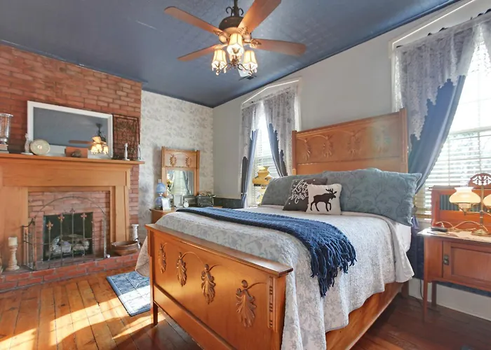 Hatchery House Bed & Breakfast